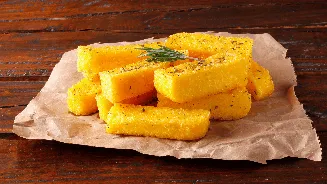 Descubra o segredo definitivo para fazer polenta frita bem sequinha e crocante