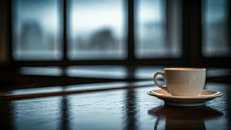 Rainy-Season Cafes Need Better Cleanliness Standards
