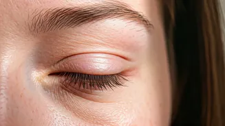 आँखों के नीचे सूजन: कारण और निवारण