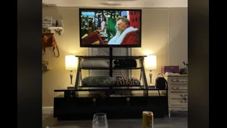 Is Your TV Too High? Why Reddit's Comical Corner Will Give You Neck Sprain
