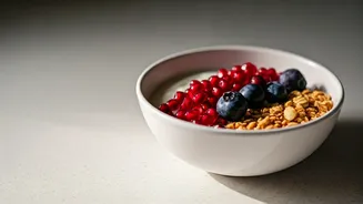 Why Everyone Loves This Pomegranate Breakfast Bowl Trend