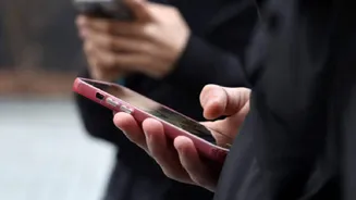 Greece to ban social media for under-15s from 2027, calls on EU action