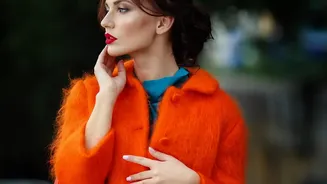 How Blurred Lips Can Make A Bold Shade Feel More Wearable During The Day