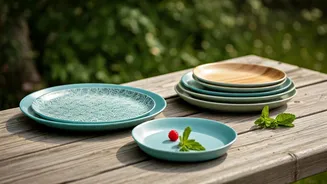 Summer Picnic Plates Are Trending For June Plans