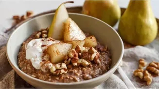 Oatmeal lovers, try this pear and cardamom combo