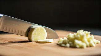 7 Ways to Master Garlic Cutting: A Culinary Guide