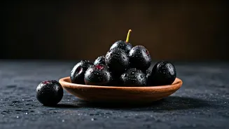 Monsoon Means One Thing: Fresh Jamun