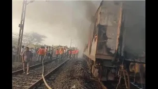 Fire Breaks Out In Thiruvananthapuram-Hazrat Nizamuddin Rajdhani Express Coach, Passengers Evacuated