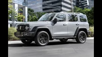 GWM Tank 300 é primeiro híbrido plug-in flex do mundo e chega ao Brasil hoje por R$ 342 mil