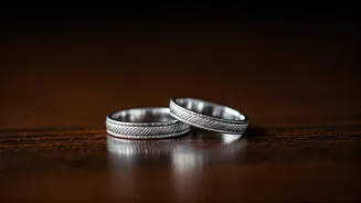 Hrithik Roshan & Saba Azad: 7 Viral Moments of Pure Couple Goals!