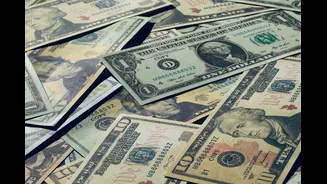 Dólar abre estável a R$ 5,08; mercado acompanha alta do petróleo