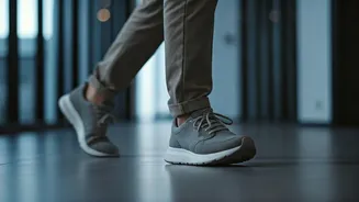 Five-Minute Walks Have Entered Workday Fitness
