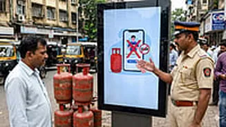 Mumbai Police Warn Citizens About Rising LPG Booking Scams Via Fake WhatsApp & SMS Links