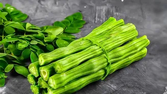 Check Vegetable Stems and Undersides Before Buying During Rainy Season