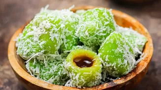Four Malaysian Bites That Pair Coconut With Rice, Palm Sugar and Dough