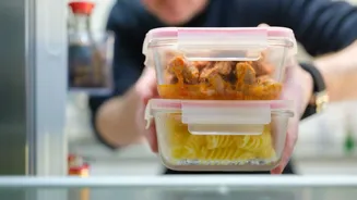 Guardar comida quente no pote faz estragar mais rápido? Desvende o mito