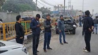 10 injured in 15-vehicle pileup on Delhi-Agra highway