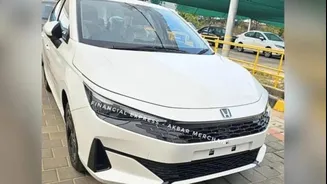 Novo Honda City 2027: flagra na Índia antecipa mudanças do sedã brasileiro