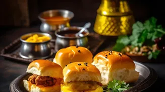 7 Rainy-Season Food Experiences Across India For Travellers And Food Lovers