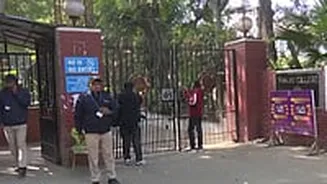 Multiple Delhi Schools Receive Bomb Threats Via Email; Students Dispersed As Police Begin Probe