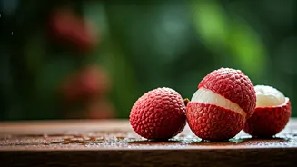 Boost Your Hydration Levels Using Sweet Seasonal Litchi Fruits