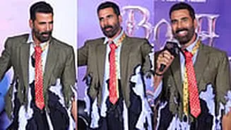 'Gareeb, Joker Lag Raha Hai': Akshay Kumar Gets Trolled For Wearing Torn T-Shirt At Bhooth Bangla Trailer Launch In Mumbai; Fans Ask 'Kya Majboori ...