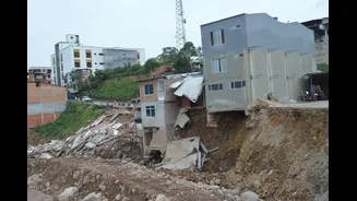 Magnitude-5 Quake Rattles Tibet Near Nepal Flood-Hit Border