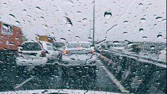 Intermittent rains cause waterlogging and traffic disruptions in Delhi