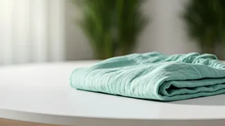 Capri Pants: Your Chic and Comfy Travel Companion for Spring Adventures