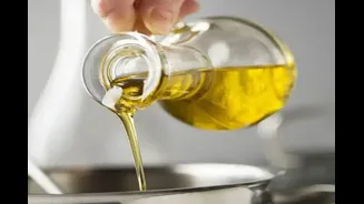 Frying Pooris Or Pakodas? Here's How To Safely Reuse The Cooking Oil
