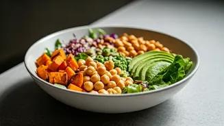 Why This Unique Salad Blends Perfect Midday Nutrition