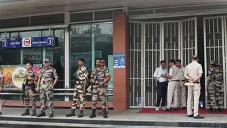 दिल्ली के जंतर-मंतर पर फिर जमा हो रहे छात्र, दिल्ली मेट्रो के 16 स्टेशन बंद