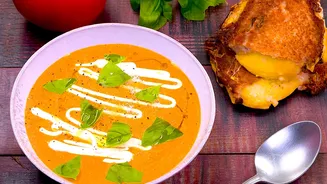 Sopa de tomate com queijo quente: confira receita que viralizou nas redes sociais