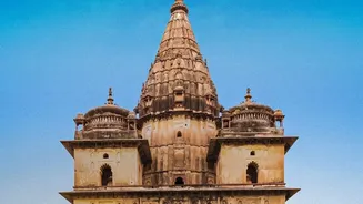 Explore historic Mandu monsoon palaces on low cost weekend getaways from Indore