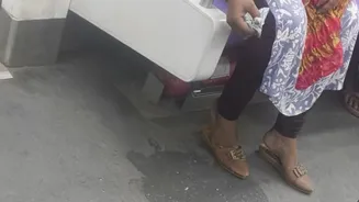 Kolkata Mother Wins Internet, Cleans Kid’s Vomit From Metro Floor