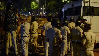 Delhi Police refute claims of firing, stone-pelting at Jantar Mantar