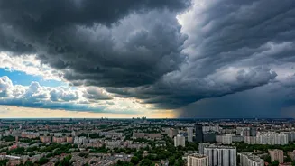 Delhi Weather Is Playing Both Sides Today