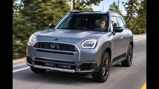 Mini Countryman ganha versão aventureira com pneus todo-terreno e teto para 300 kg