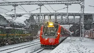 IMD forecasts heavy rain, snowfall in Kashmir and Himachal; Delhi may see light showers