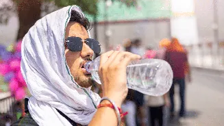 Are 8 glasses of water enough during heatwave? Doctor shares surprising facts about daily hydration