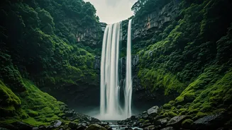Western Ghats Seasonal Waterfalls Attract Massive Weekend Photography Crowds