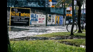 Heavy Rain Triggers Red Alert in Delhi-NCR, Waterlogging Reported