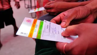 বিয়ের পর Aadhaar Card-এ স্বামীর নাম জুড়তে চান? কীভাবে করবেন, দেখে নিন