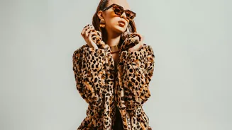 Animal print de oncinha: 10 looks que provam que a estampa é a estrela da temporada