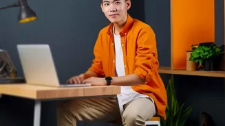 Self initiated projects help fresh graduates overcome lack of client experience in freelancing