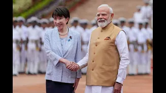 Flanked by Modi, Japanese PM Receives Guard Of Honour At Rashtrapati Bhavan
