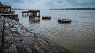Varanasi Travel Alert: Rising Ganga Raises Fresh Flood Concerns