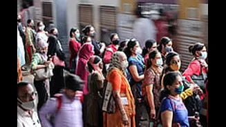 Mumbai Local Update: Central Railway Trains Running 30-Minute Late For Second Day After Dombivli Derailment Chaos; Khardi Block Adds To Chaos