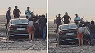Mumbai: Car Gets Stuck In Sand At Rajodi Beach Near Virar; Netizens Call It 'Hawabazi' As Video Goes Viral