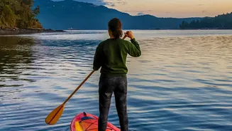 Choosing Between Kayaking And Paddleboarding? Consider Core Stability On A Floating Board